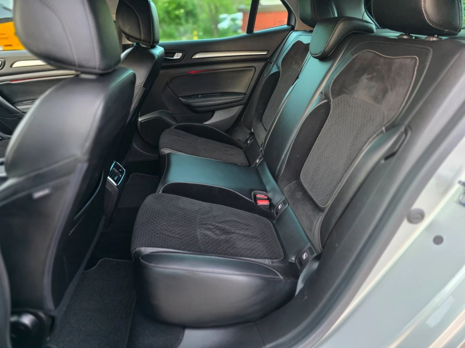 Renault Megane 1.5 DCI 110hp Euro 6 * Intens* * Digital* , снимка 10 - Автомобили и джипове - 54742990