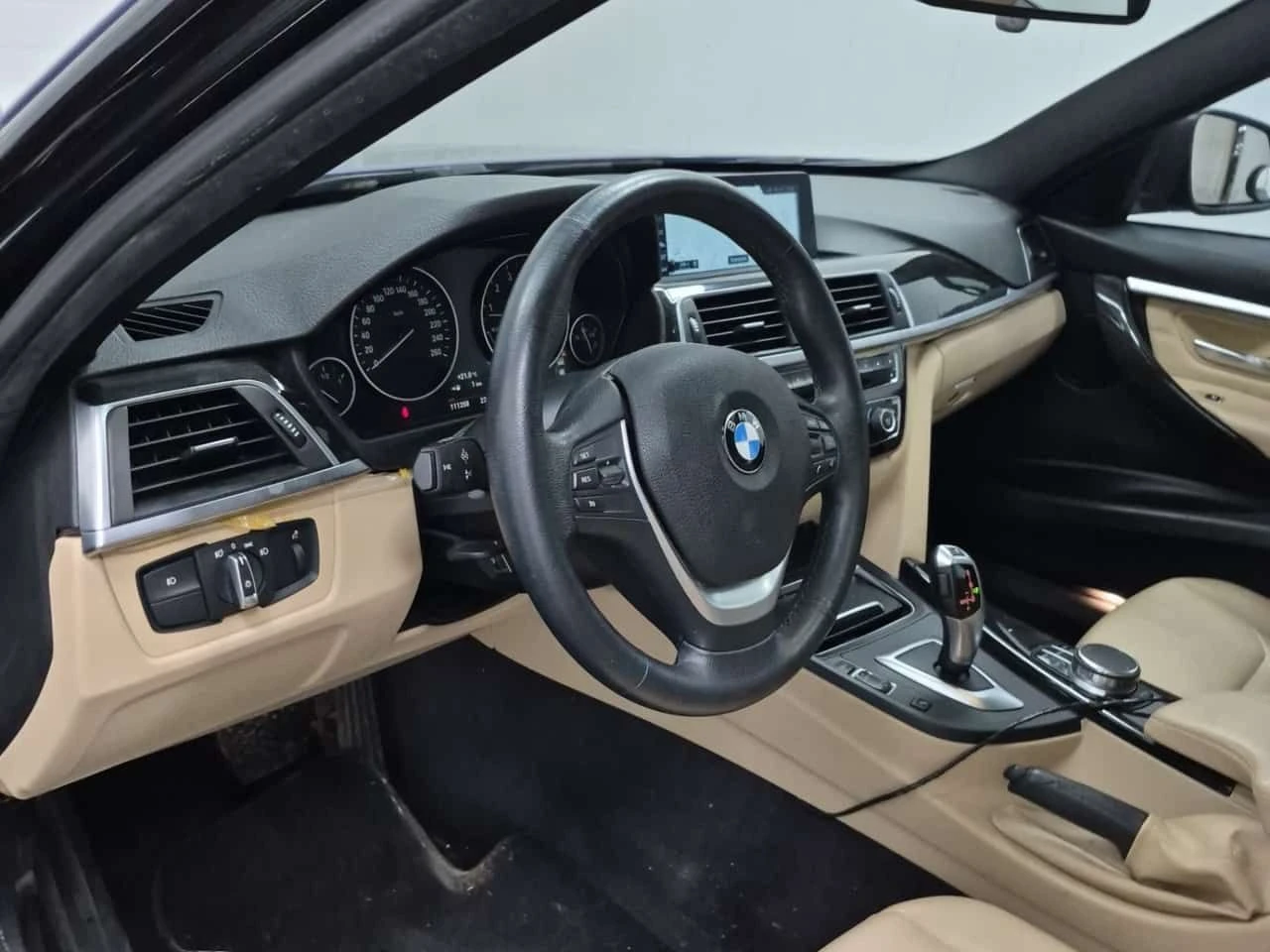 BMW 330 * XDRIVE * CARFAX * 2 ЧИФТА ГУМИ * АВТОКРЕДИТ * , снимка 10 - Автомобили и джипове - 55232245