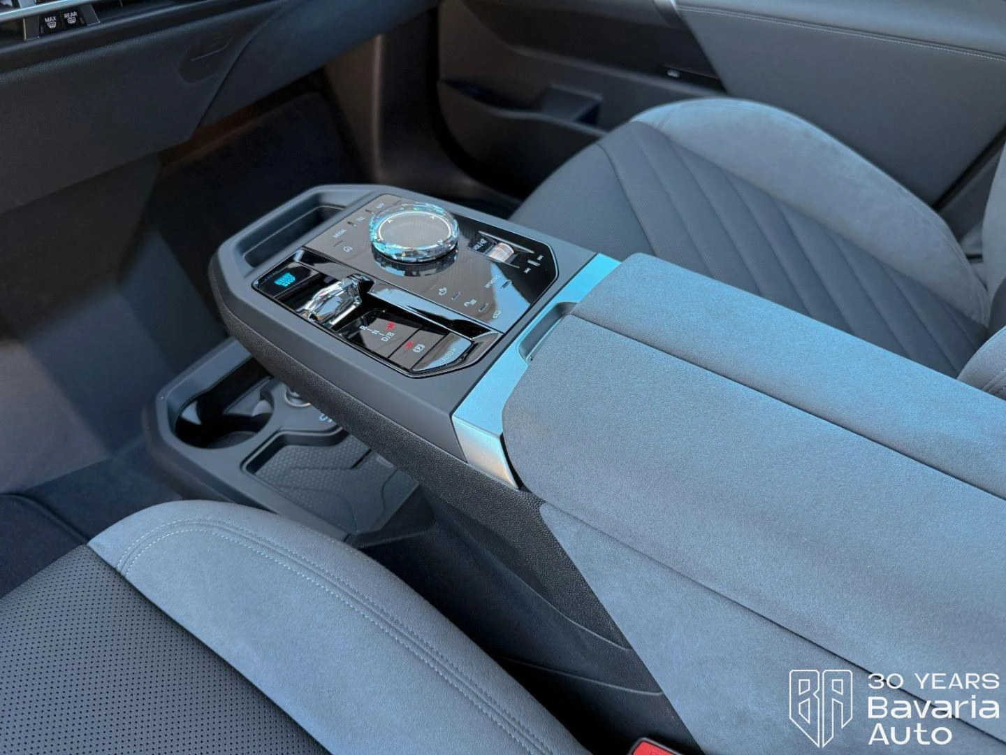 BMW iX M60 xDrive M Sport Paket, снимка 16 - Автомобили и джипове - 55428387
