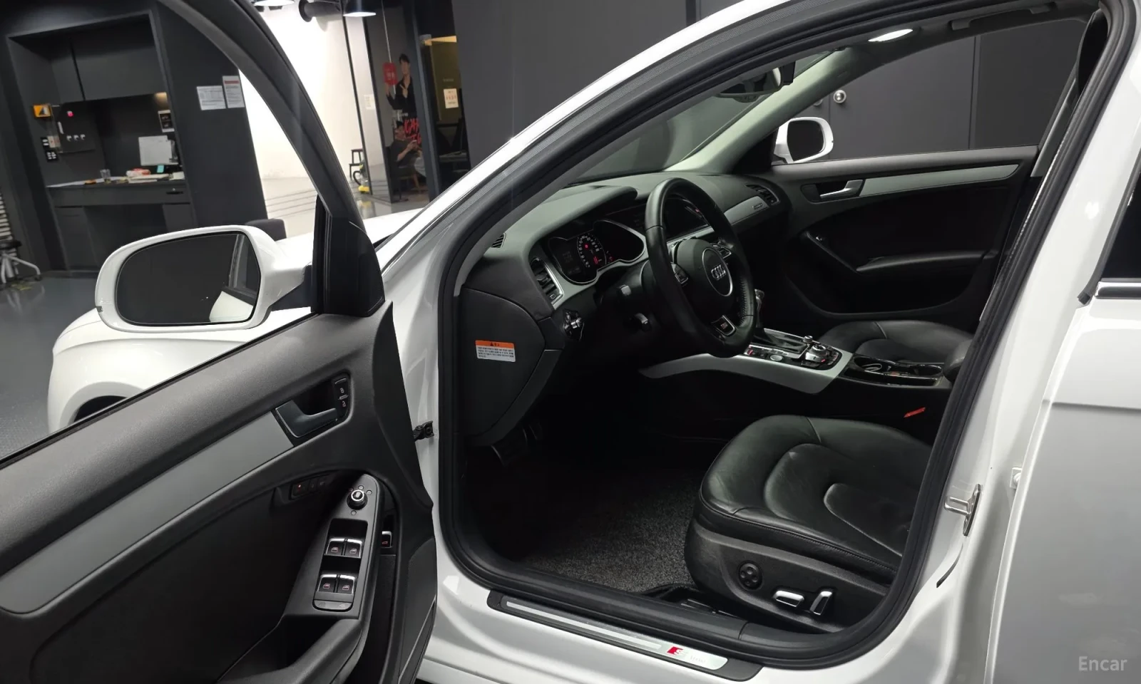 Audi A4 B8.5* UNIKAT* TOP CENA* PROVERKA NA MQSTO, снимка 10 - Автомобили и джипове - 55655165