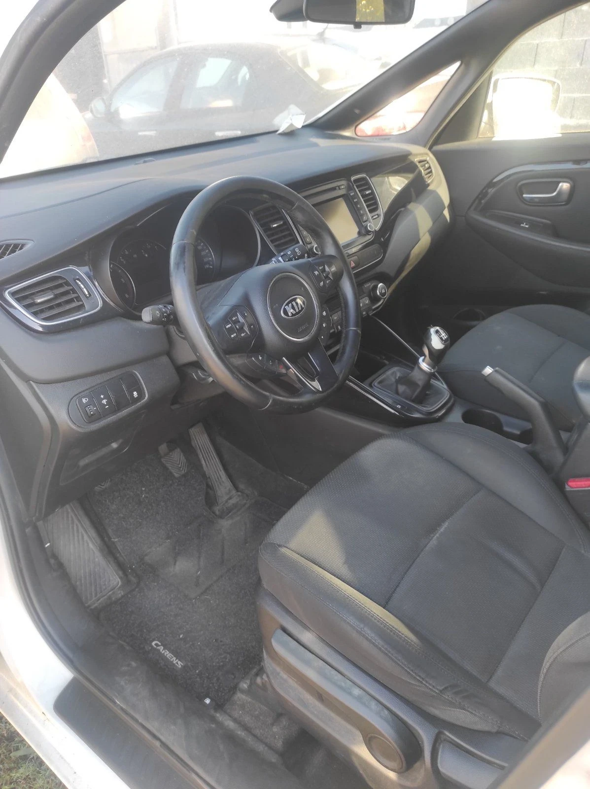 Kia Carens, снимка 5 - Автомобили и джипове - 56056987