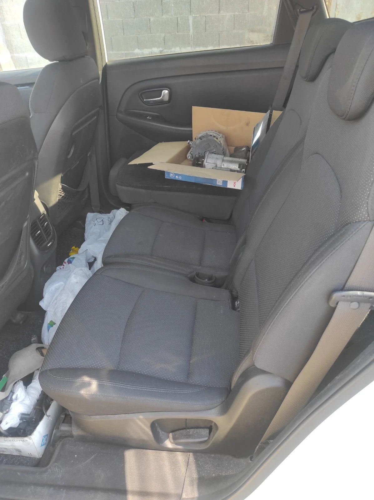 Kia Carens, снимка 7 - Автомобили и джипове - 56056987
