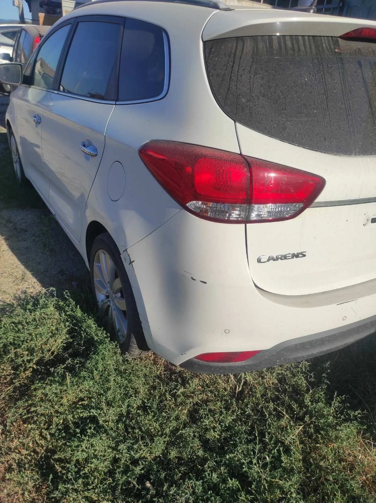 Kia Carens, снимка 2 - Автомобили и джипове - 56056987