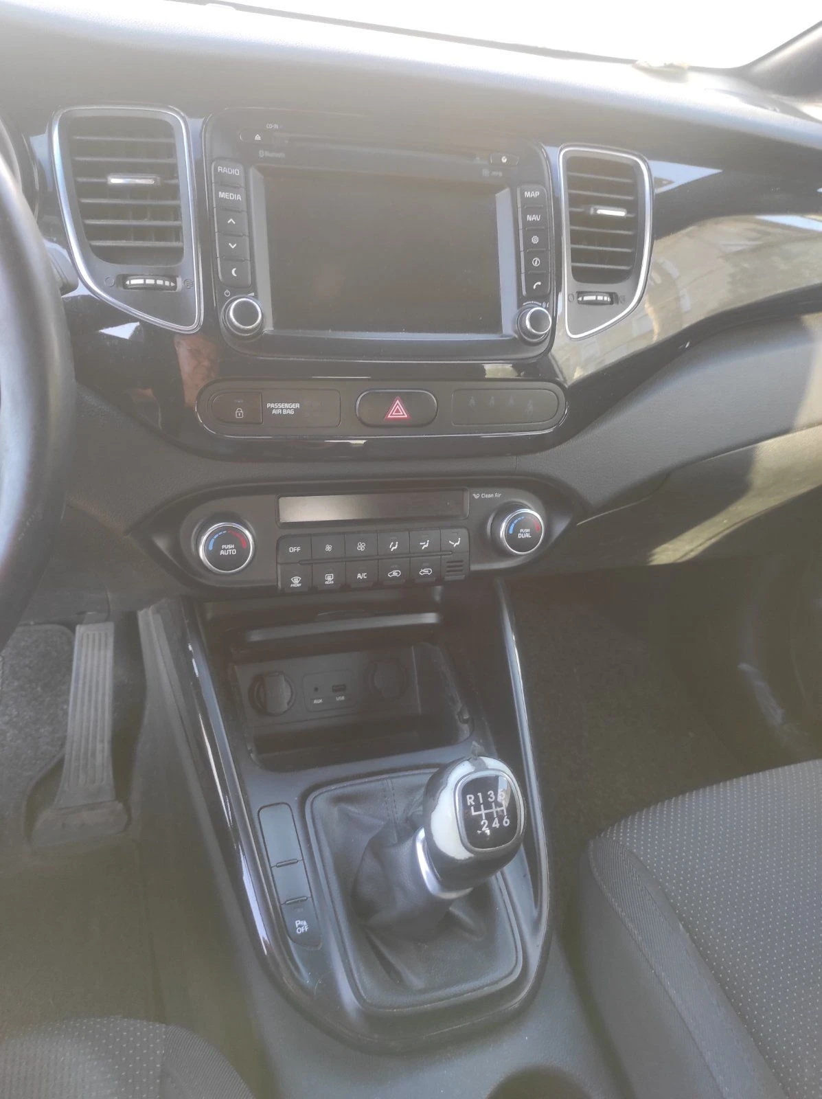 Kia Carens, снимка 4 - Автомобили и джипове - 56056987
