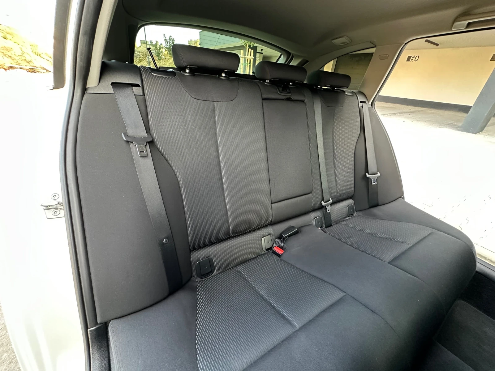 BMW 320 d Touring (F31), снимка 11 - Автомобили и джипове - 56351237