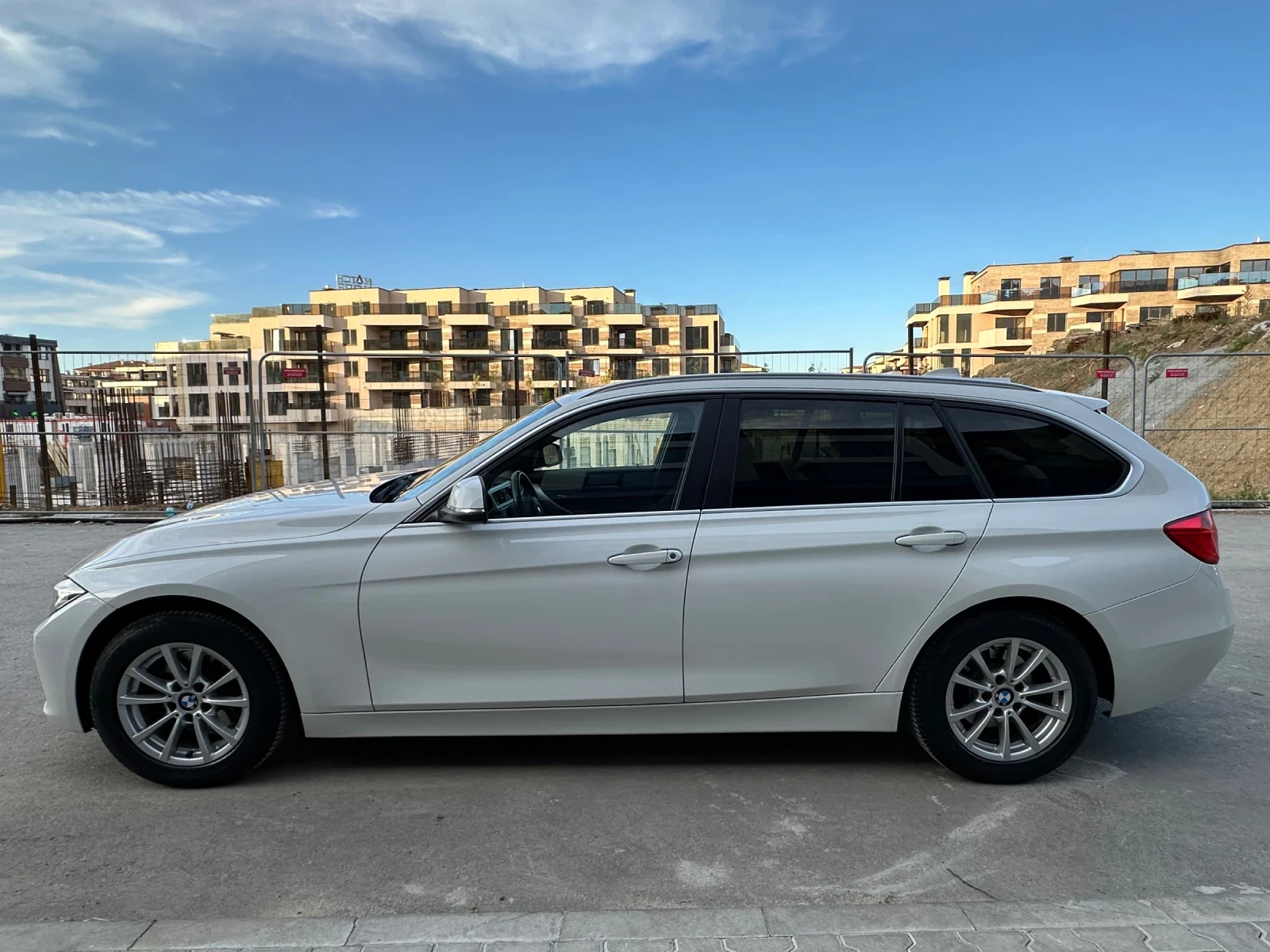 BMW 320 d Touring (F31), снимка 7 - Автомобили и джипове - 56351237