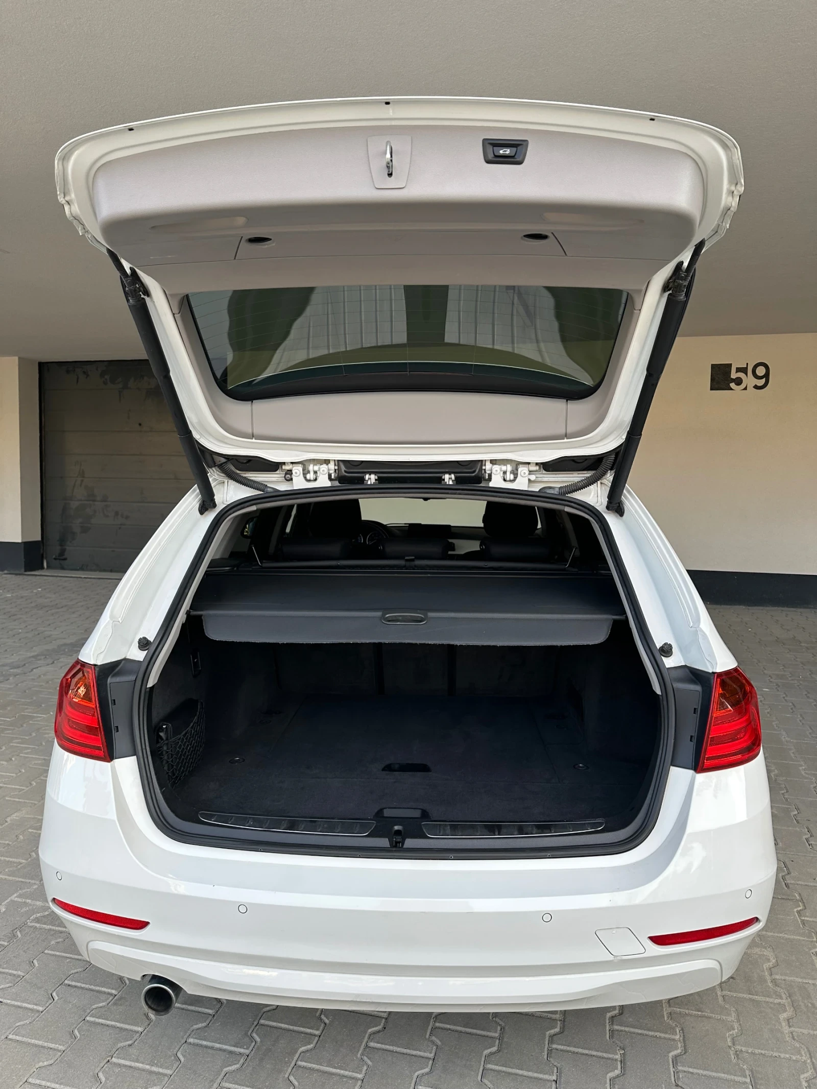 BMW 320 d Touring (F31), снимка 6 - Автомобили и джипове - 56351237