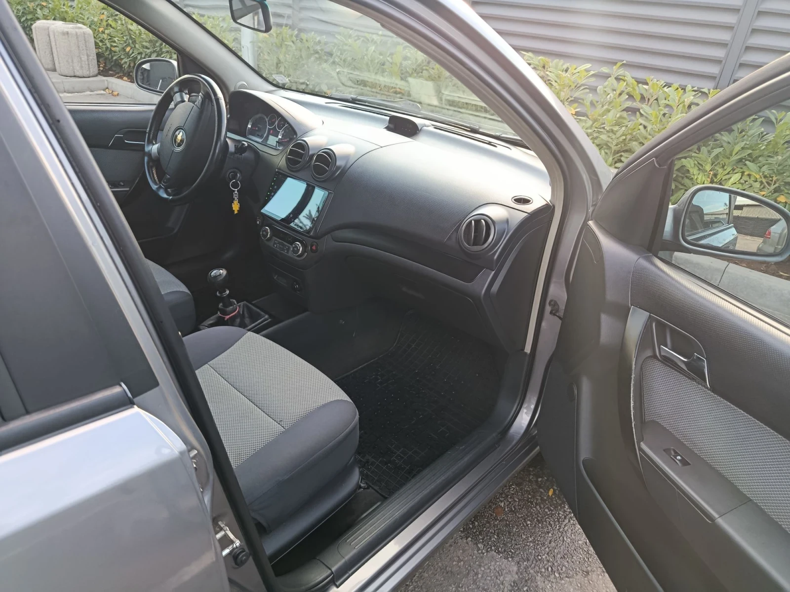 Chevrolet Aveo, снимка 10 - Автомобили и джипове - 56508120