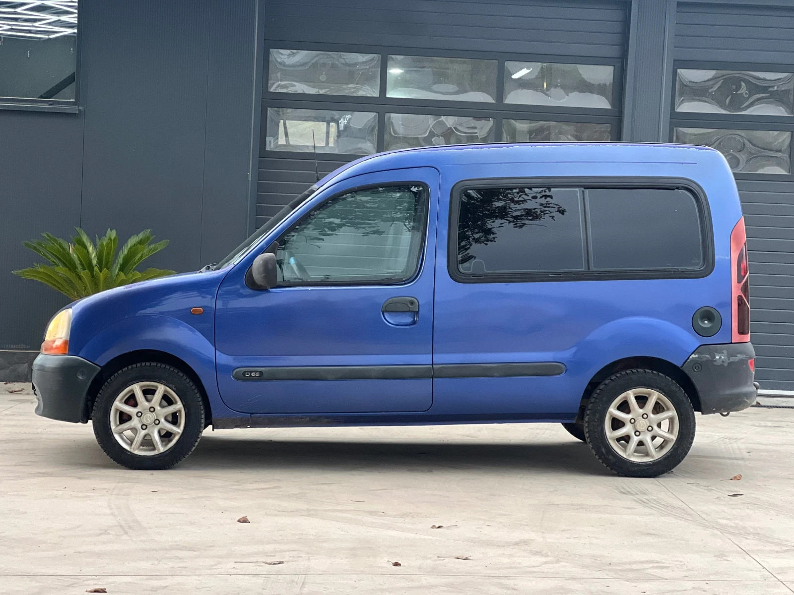 Renault Kangoo 1.9, снимка 2 - Автомобили и джипове - 56528964