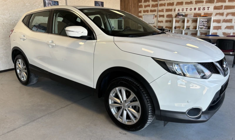 Nissan Qashqai 1.6 dCi, снимка 2 - Автомобили и джипове - 47648366