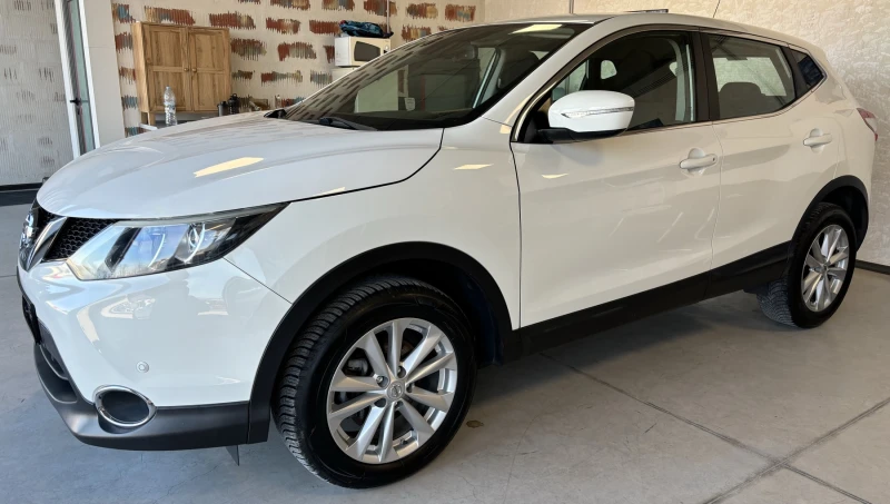 Nissan Qashqai 1.6 dCi, снимка 3 - Автомобили и джипове - 47648366