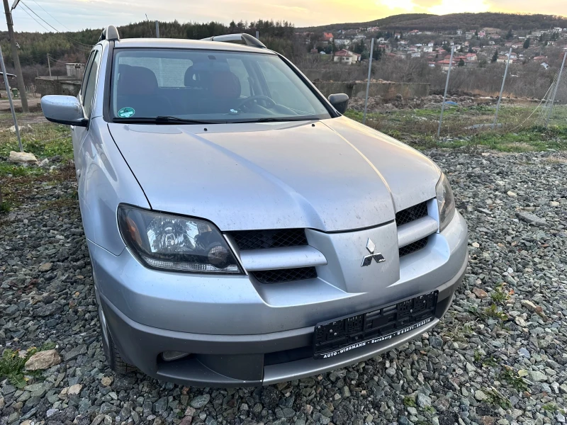 Mitsubishi Outlander 2.0 4х4, снимка 3 - Автомобили и джипове - 48384207