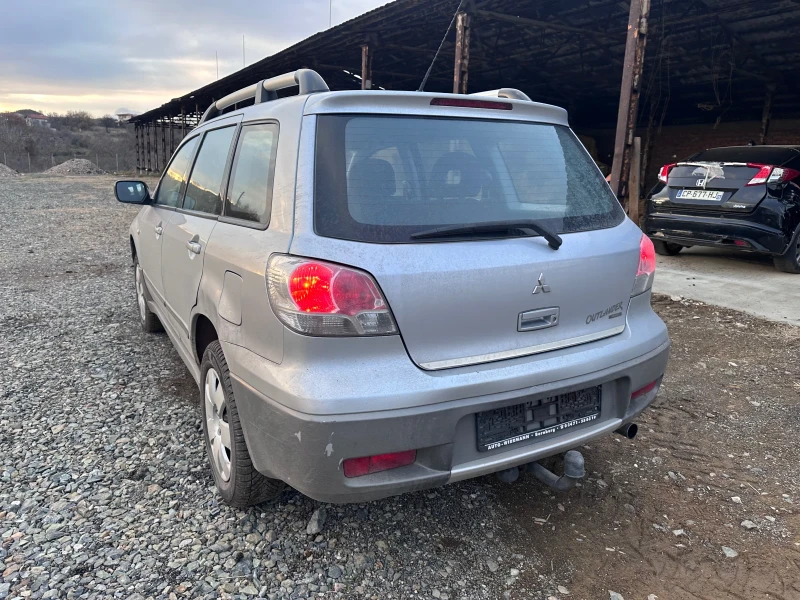 Mitsubishi Outlander 2.0 4х4, снимка 4 - Автомобили и джипове - 48384207