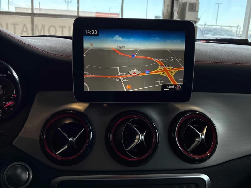 Mercedes-Benz GLA * AMG 45 * CARFAX * БЕЗ ПЪРВОНАЧАЛНА ВНОСКА, снимка 9 - Автомобили и джипове - 53180785