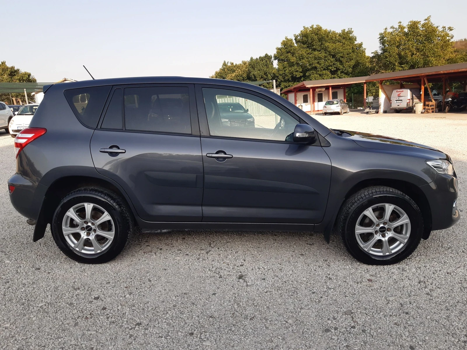 Toyota Rav4 2.2 D4D 150k.с - изображение 3