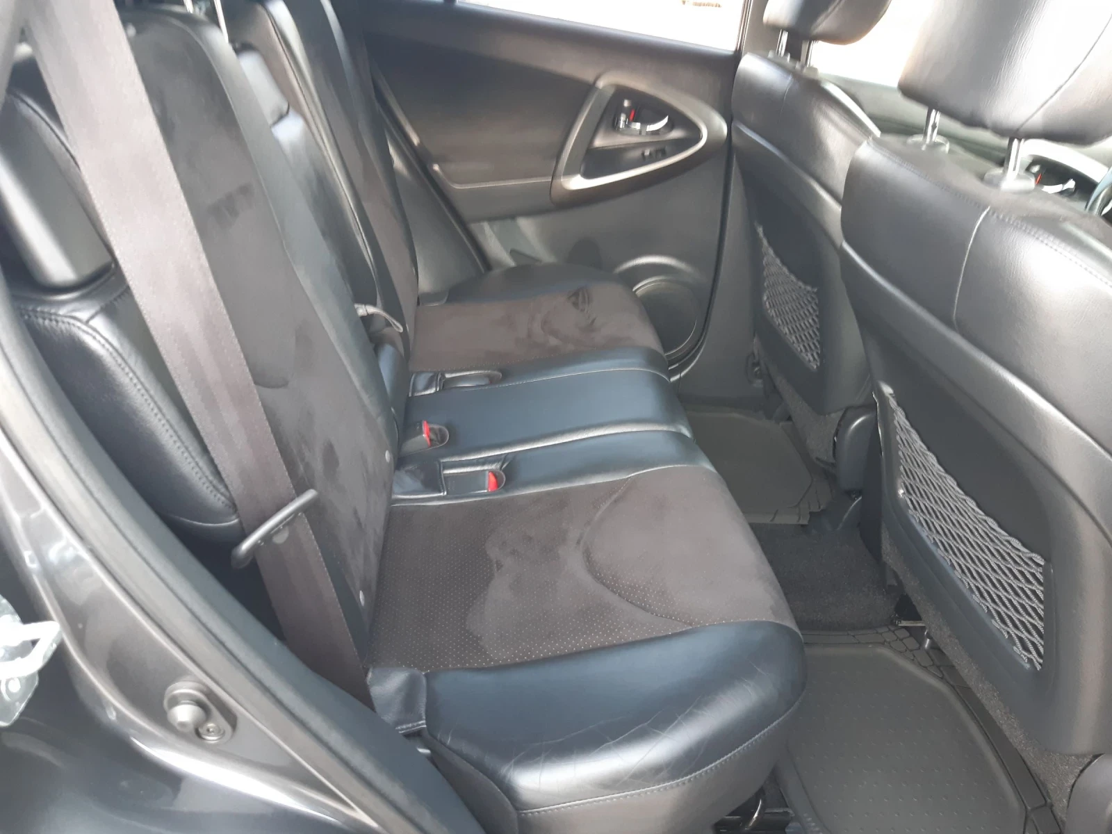 Toyota Rav4 2.2 D4D 150k.с - изображение 8