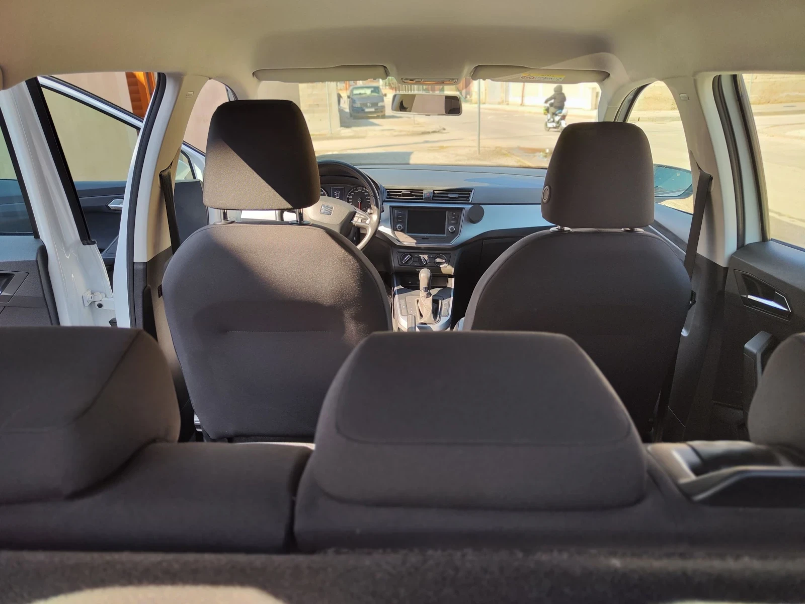 Seat Arona 1.6 TDI DSG , снимка 4 - Автомобили и джипове - 53737546