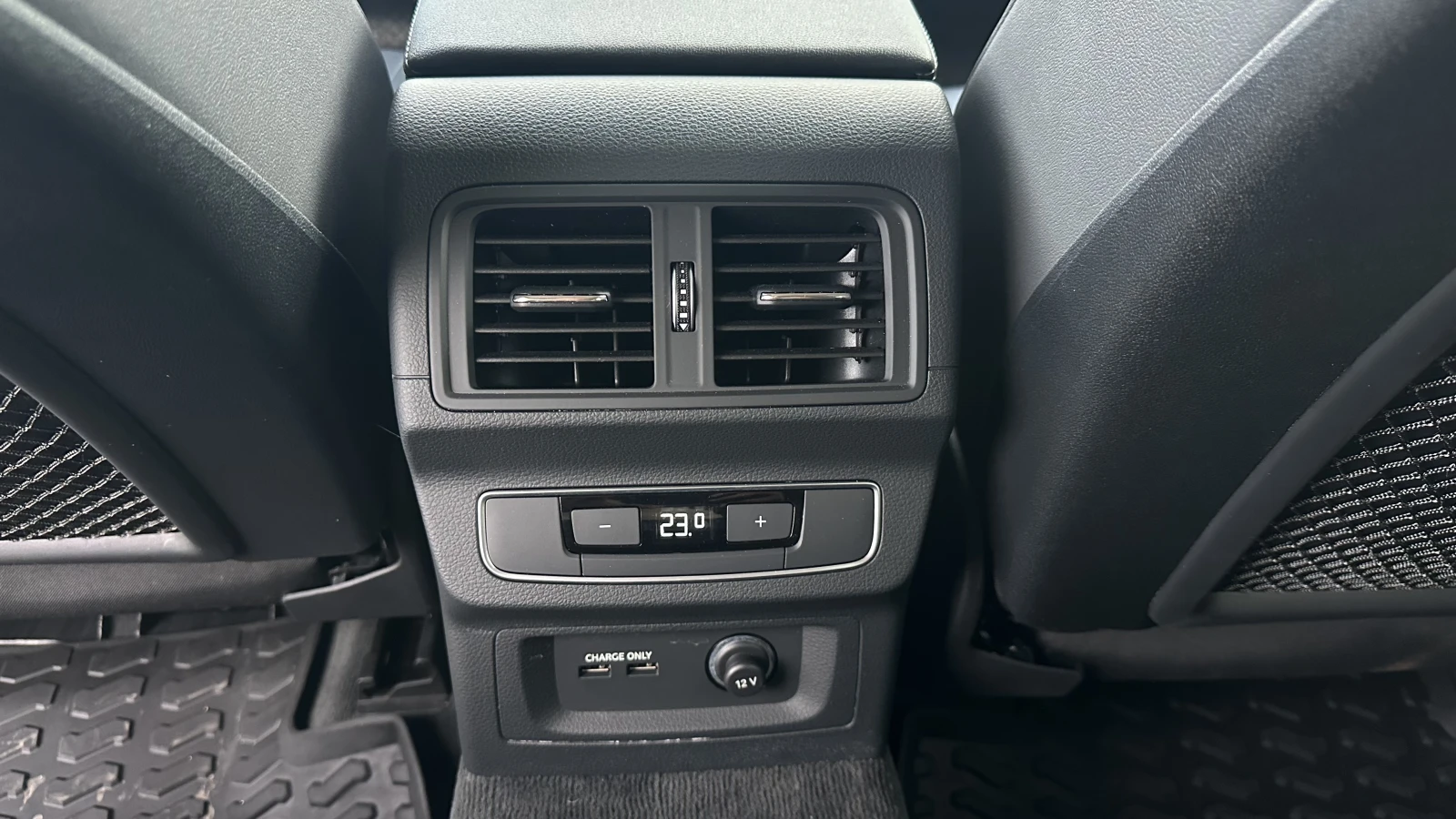 Audi Q5 45TFSI | FULL S Line | QUATTRO | 2023г. | 9700km., снимка 14 - Автомобили и джипове - 55049184