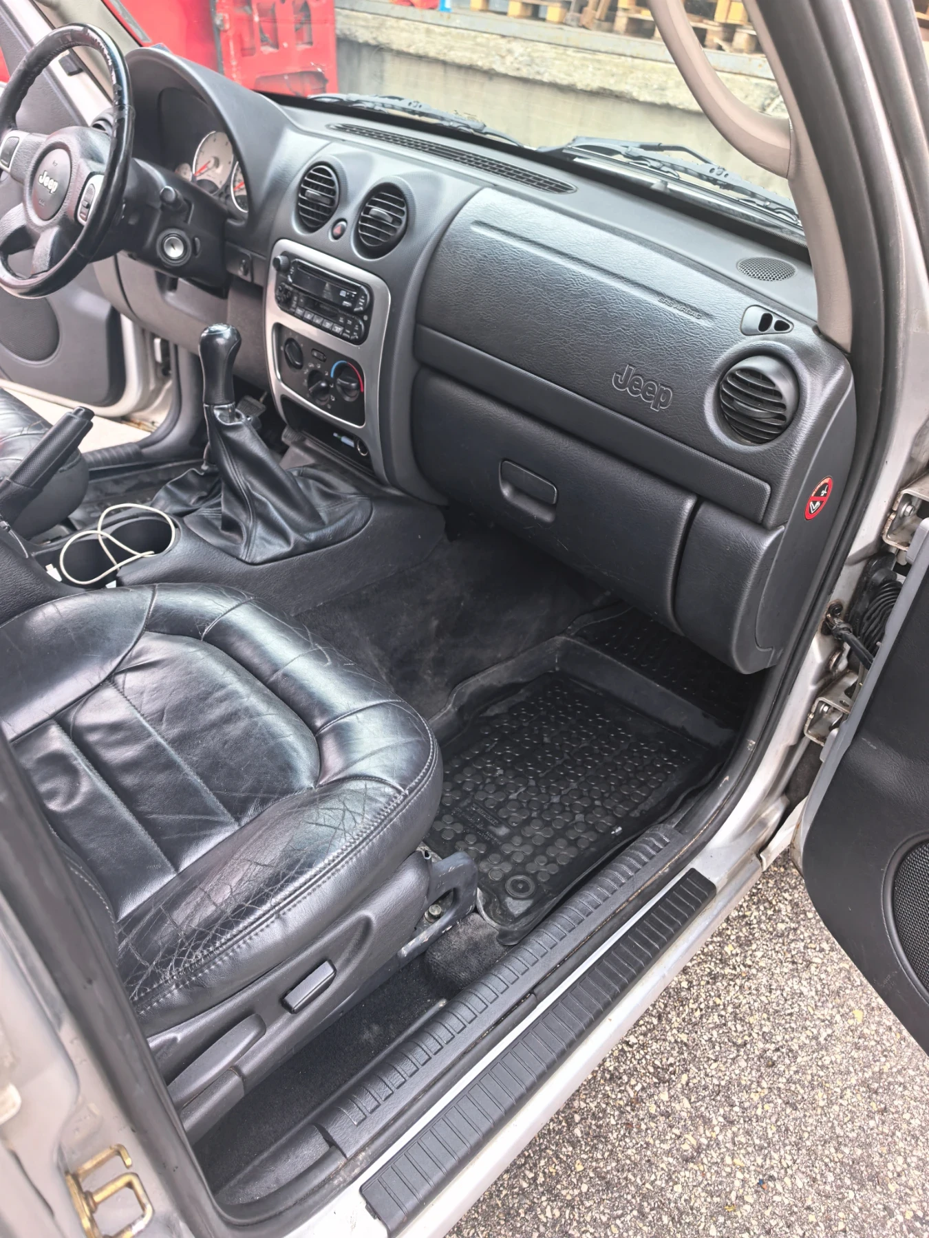Jeep Cherokee, снимка 11 - Автомобили и джипове - 55151640