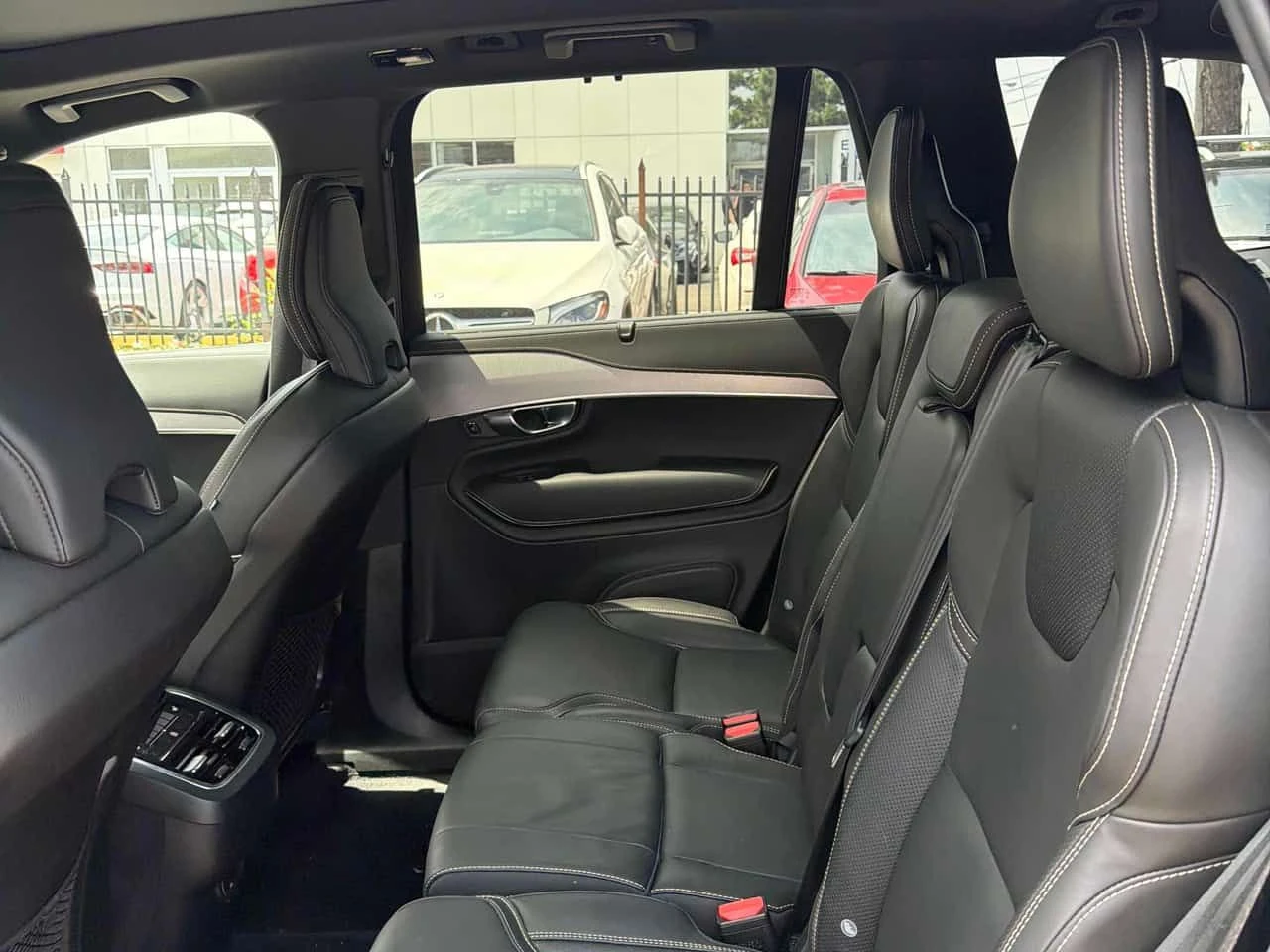 Volvo Xc90 Ultimate Dark Theme | CARFAX | БЕЗ ПЪРВОНАЧАЛНА , снимка 12 - Автомобили и джипове - 55179818