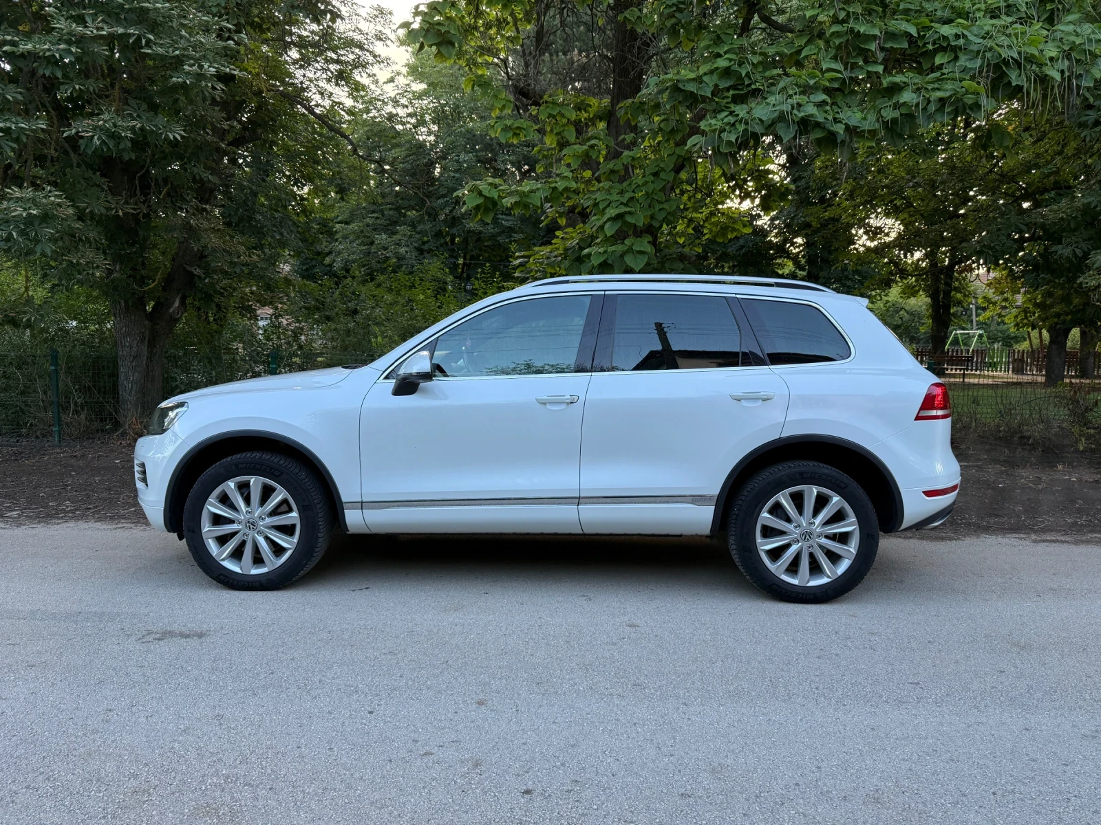 VW Touareg 3.6i* HYBRID* ОБДУХВАНЕ\ПОДГРЕВ* 360* ДИСТРОНИК* П, снимка 7 - Автомобили и джипове - 55220306