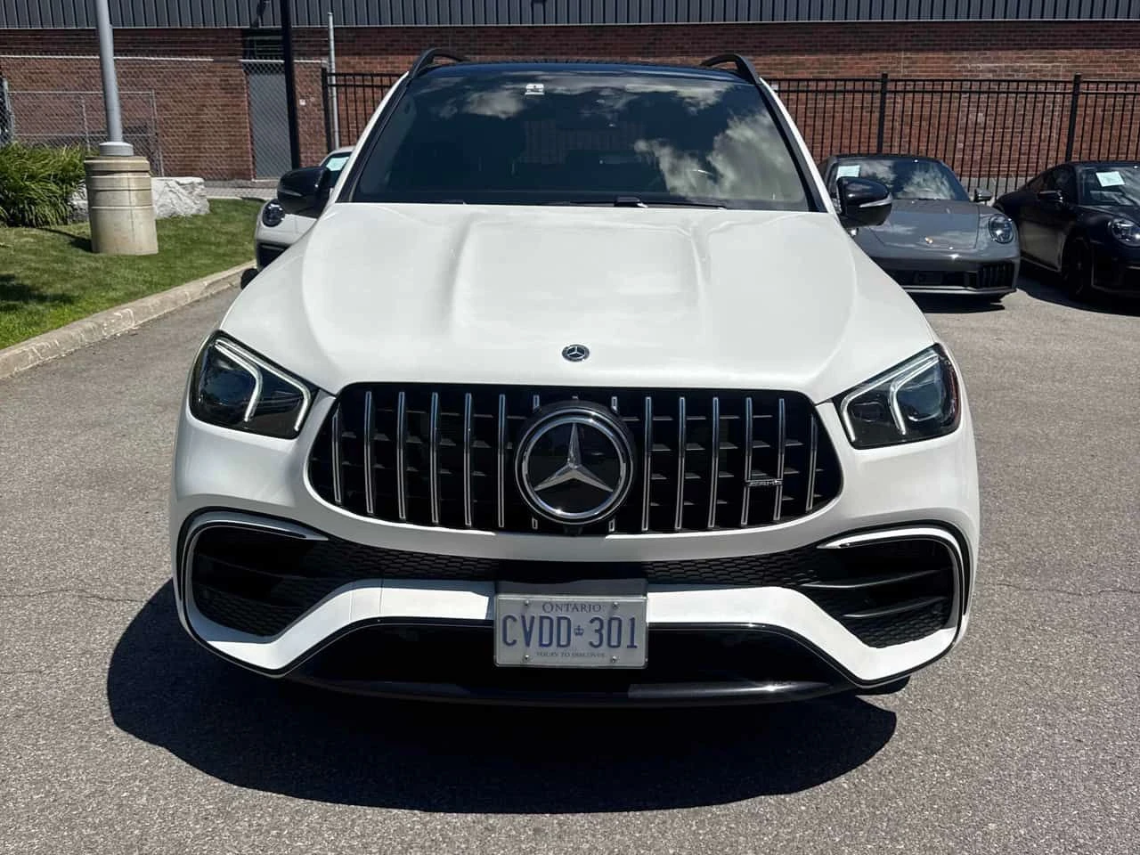Mercedes-Benz GLE 63 AMG S BURMESTER/ДИСТРОНИК/ОБДУХВАНЕ/ПАНОРАМА/360, снимка 2 - Автомобили и джипове - 55482856