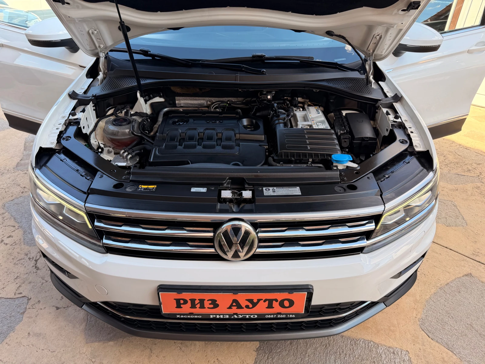 VW Tiguan Allspace 2.0TDI* NAVI* KEYLESS* 100%km* AVTOMAT* 190ks* LIZ, снимка 17 - Автомобили и джипове - 56119500