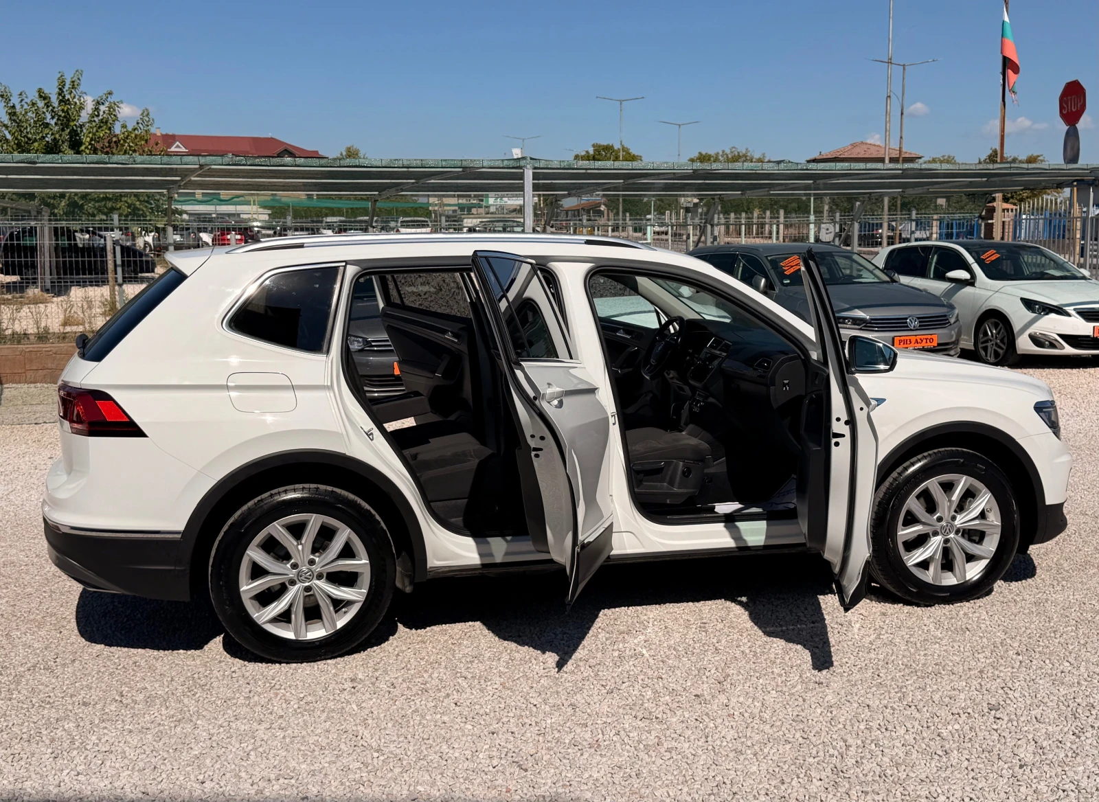VW Tiguan Allspace 2.0TDI* NAVI* KEYLESS* 100%km* AVTOMAT* 190ks* LIZ, снимка 6 - Автомобили и джипове - 56119500
