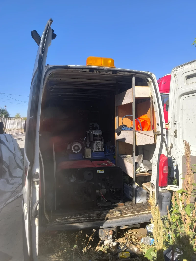 Багер Друга марка Аварийен бус тежки гуми, снимка 6 - Индустриална техника - 52511793