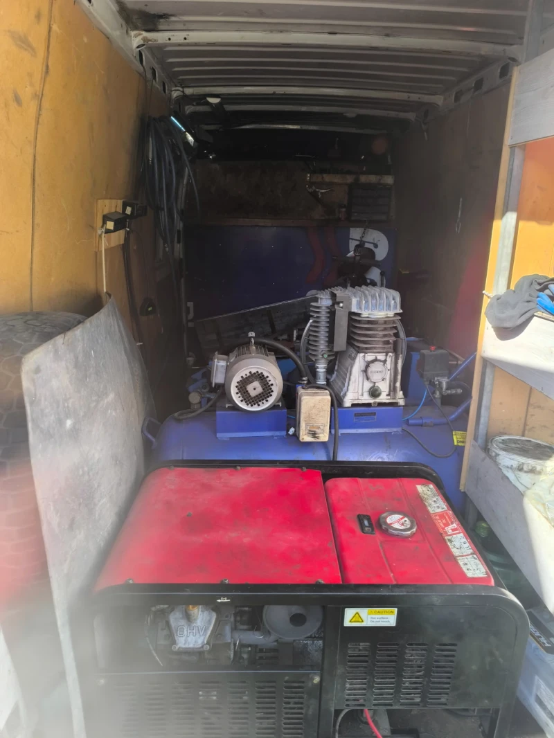 Багер Друга марка Аварийен бус тежки гуми, снимка 5 - Индустриална техника - 52511793