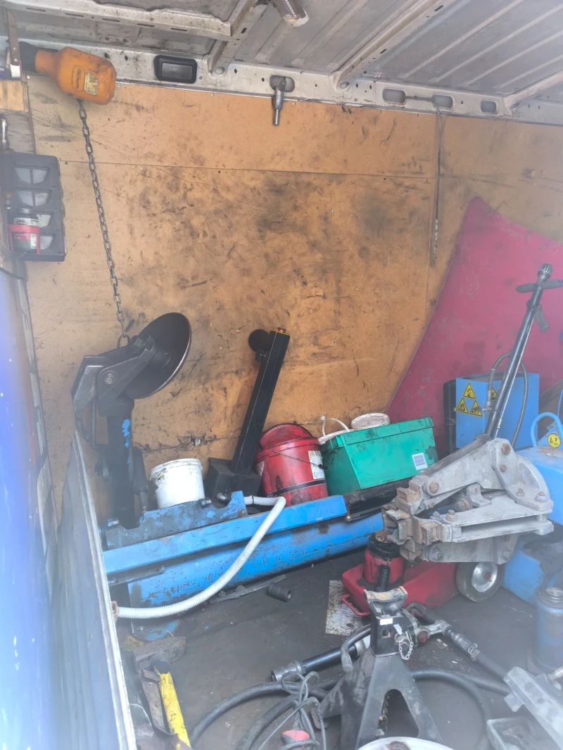 Багер Друга марка Аварийен бус тежки гуми, снимка 3 - Индустриална техника - 52511793