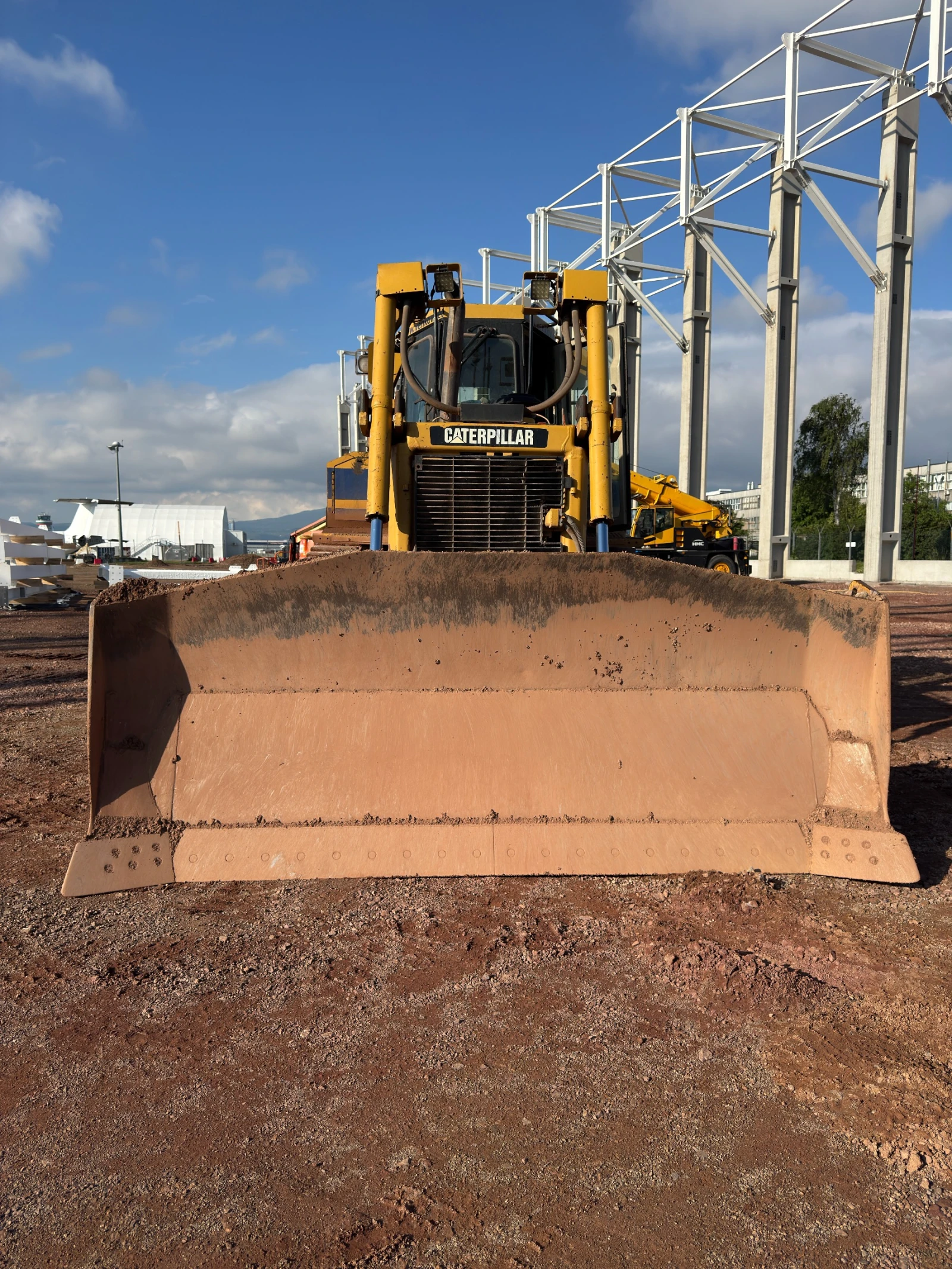 Булдозер Cat D6T , снимка 1