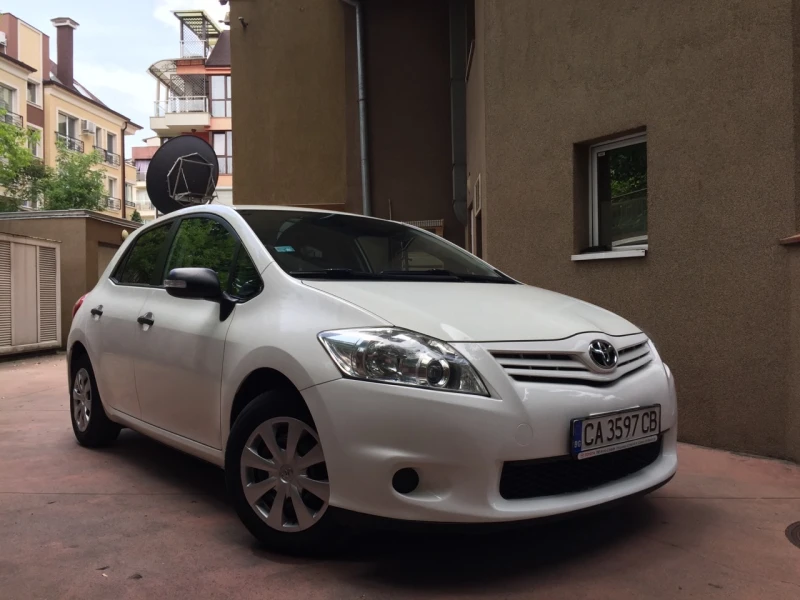 Toyota Auris, снимка 2 - Автомобили и джипове - 47042309