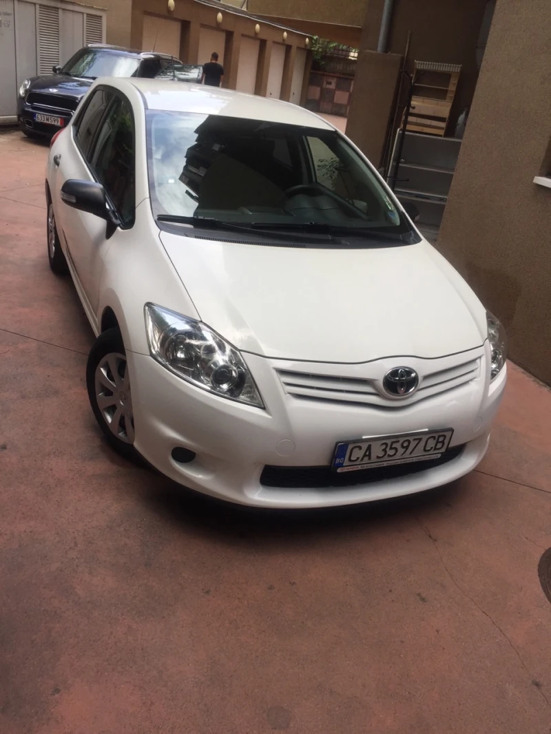 Toyota Auris, снимка 15 - Автомобили и джипове - 47042309