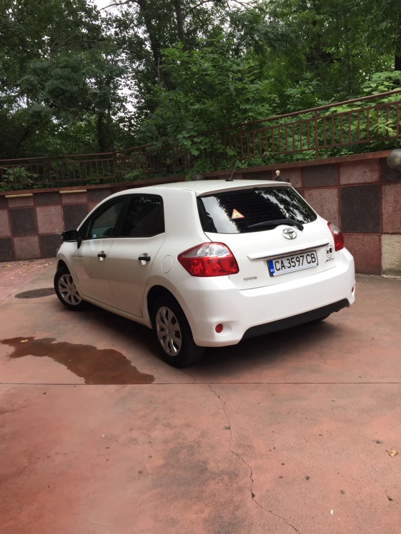 Toyota Auris, снимка 17 - Автомобили и джипове - 47042309