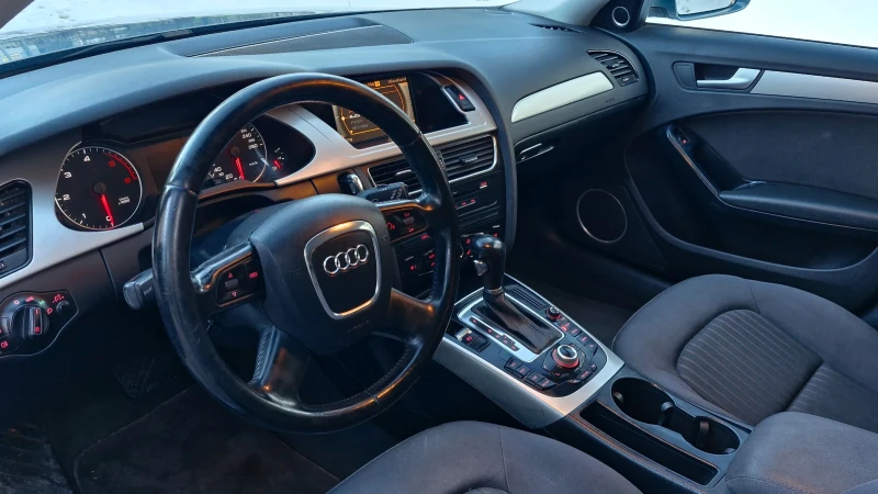 Audi A4 2.0 TDI AUTOMATIC TOP!!!, снимка 6 - Автомобили и джипове - 48576276