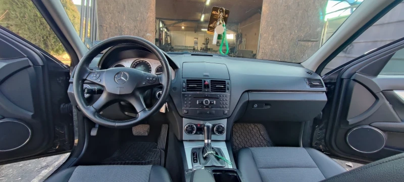 Mercedes-Benz C 220, снимка 10 - Автомобили и джипове - 48602134