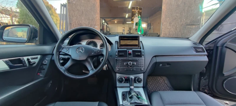 Mercedes-Benz C 220, снимка 11 - Автомобили и джипове - 48602134