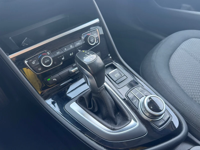 BMW 216, снимка 11 - Автомобили и джипове - 51417098