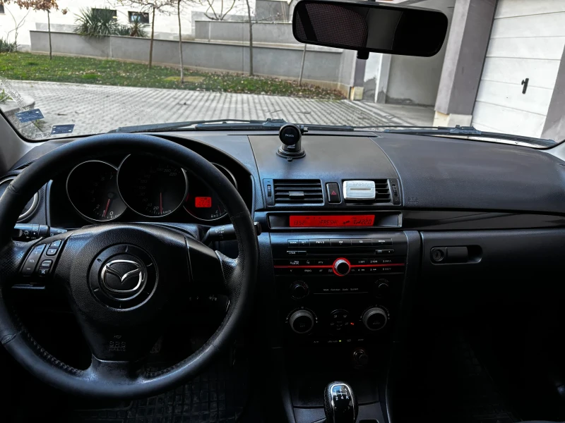 Mazda 3 1, 6 i + Gas, снимка 9 - Автомобили и джипове - 52751415