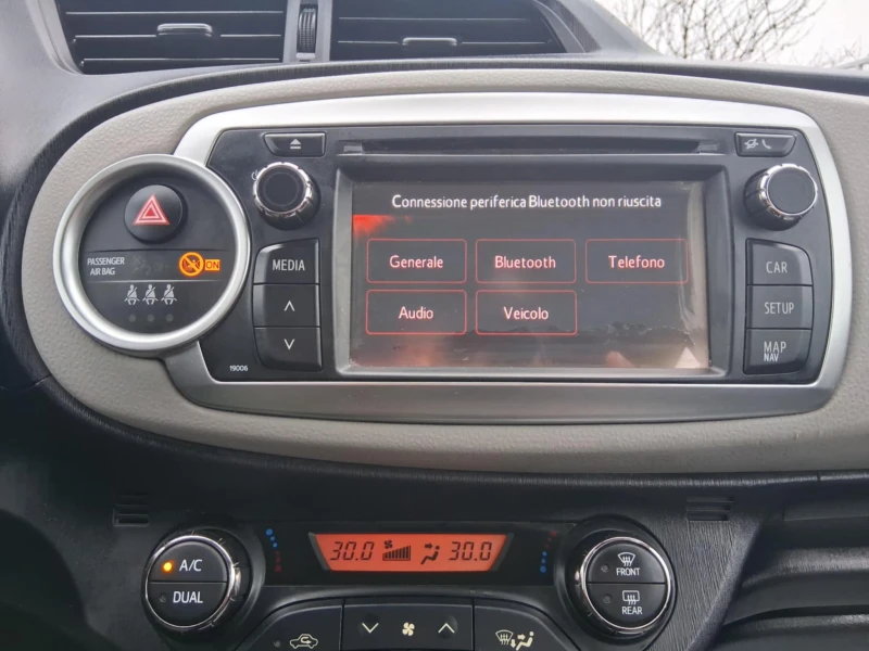 Toyota Yaris, снимка 14 - Автомобили и джипове - 52883549