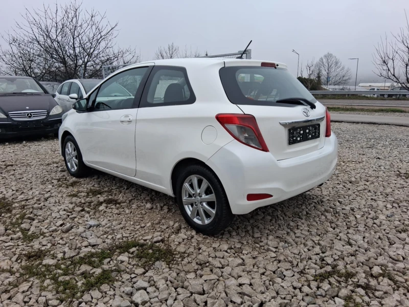 Toyota Yaris, снимка 3 - Автомобили и джипове - 52883549