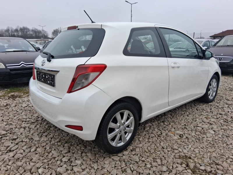 Toyota Yaris, снимка 6 - Автомобили и джипове - 52883549