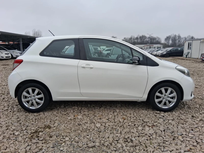 Toyota Yaris, снимка 7 - Автомобили и джипове - 52883549