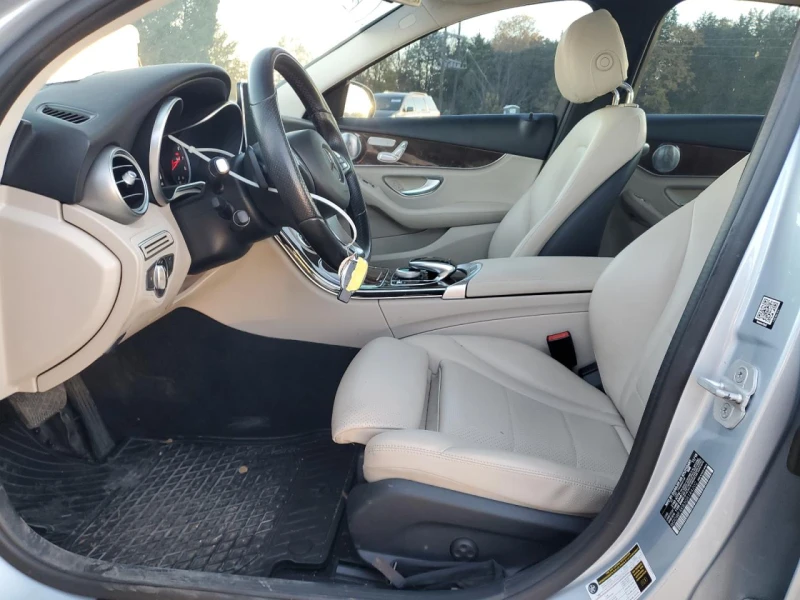 Mercedes-Benz C 220 4MATIC, снимка 7 - Автомобили и джипове - 53131645