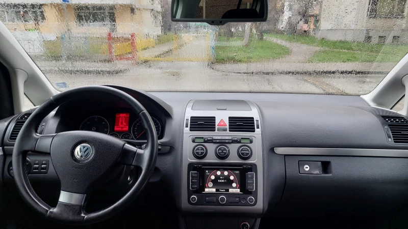 VW Touran 1.9 TDI, BLS, Highline, снимка 14 - Автомобили и джипове - 53283671