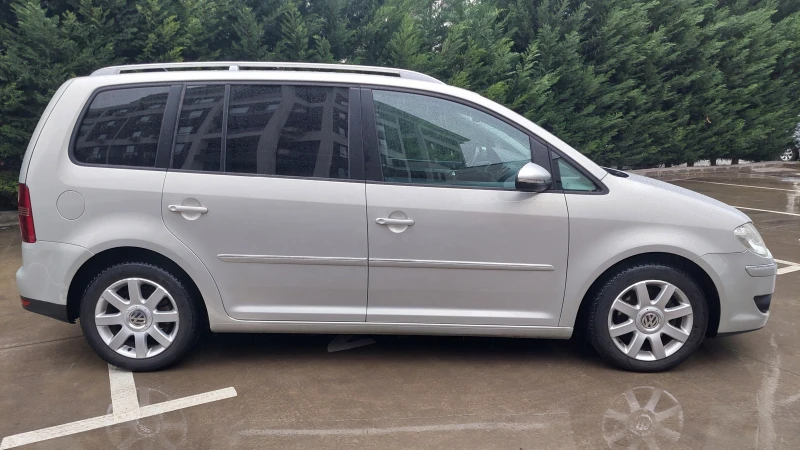 VW Touran 1.9 TDI, BLS, Highline, снимка 3 - Автомобили и джипове - 53283671