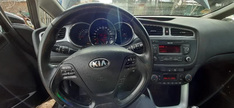 Kia Ceed GDI, снимка 13 - Автомобили и джипове - 47403331