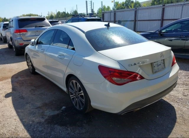 Mercedes-Benz CLA 250 BLIND SPOT* KEYLESS* CARPLAY* ПОДГРЕВ* , снимка 4 - Автомобили и джипове - 48475701