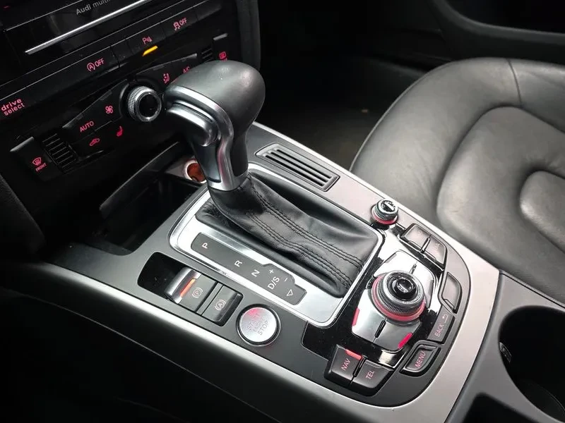 Audi A5 2.0 TDI Quattro, снимка 9 - Автомобили и джипове - 54551491
